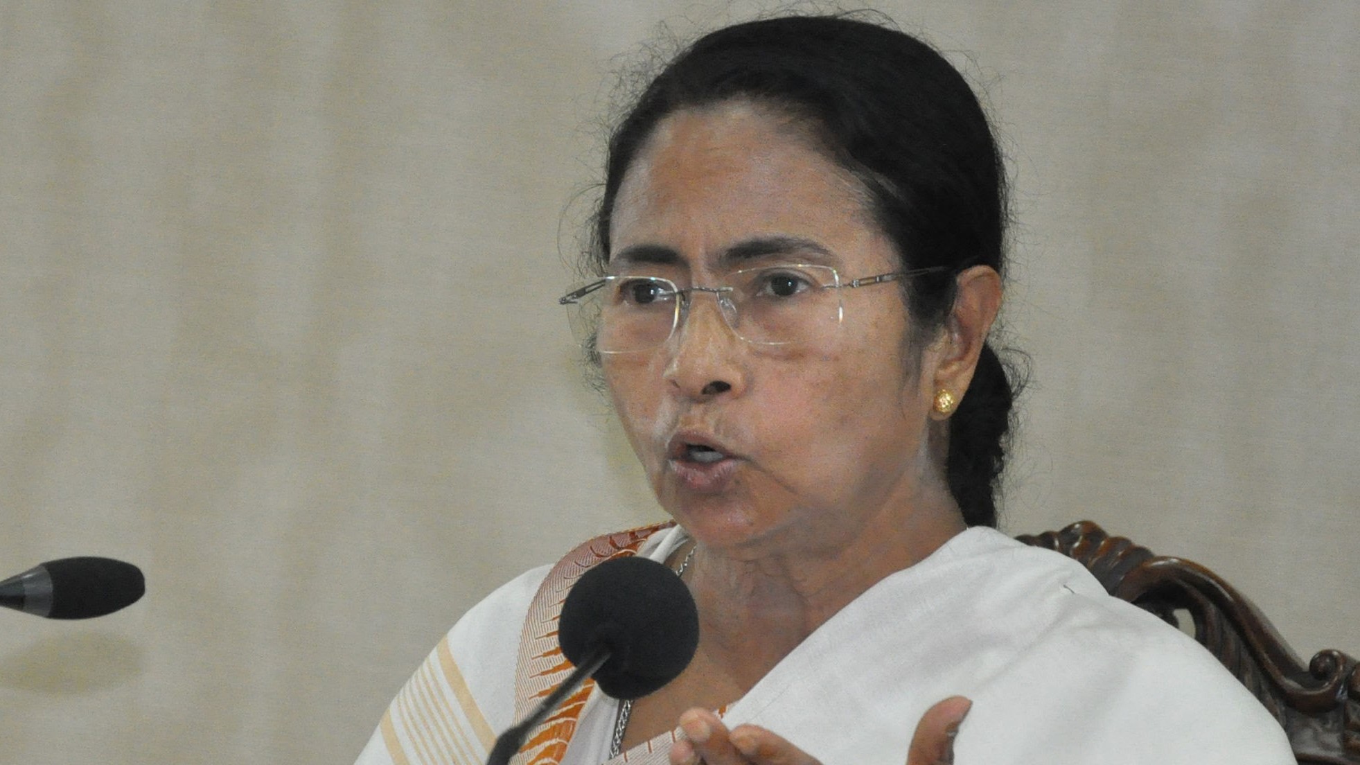 যিনি জাতপাত করেন, তিনি দেশের নেতা নন: মোদিকে কটাক্ষ মমতার